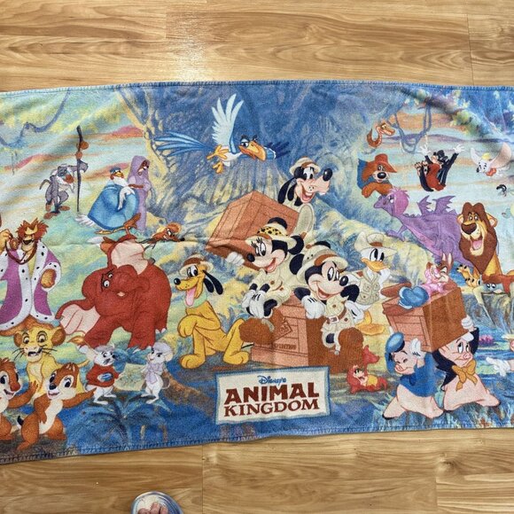 Disney Animal Kingdom Beach Towel Classic Characters 57 x 30 Cotton Blend - Picture 3 of 7